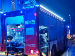 W trakcie akcji gaśniczej przyczepy kempingowej doszło do wybuchu butli z gazem