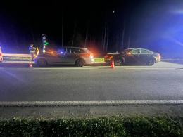 Szedł poboczem myśląc, że uniknie konsekwencji. Złapała go policjantka po służbie