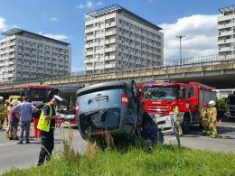 Wypadek na ulicy Nysy Łużyckiej. Dwie osoby poszkodowane. Utrudnienia w ruchu