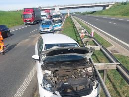 Kolizja na autostradzie A4. Kierowca pod wpływem środka odurzającego