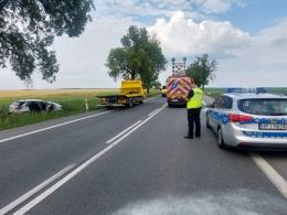 Zderzenie czołowe dwóch aut. Dwie osoby w szpitalu