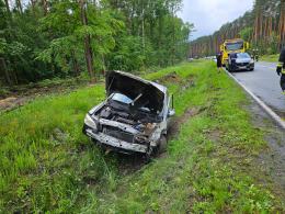 Kierowca stracił panowanie nad pojazdem i wylądował w rowie