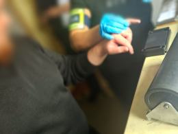 Dzięki czujnej kasjerce banku zatrzymano trzech oszustów - najmłodszy z nich miał 14 lat