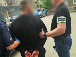 Dzięki czujnej kasjerce banku zatrzymano trzech oszustów - najmłodszy z nich miał 14 lat