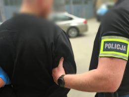Dzięki czujnej kasjerce banku zatrzymano trzech oszustów - najmłodszy z nich miał 14 lat