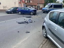 Zderzenie dwóch samochodów na ulicy Wróblewskiego w Opolu