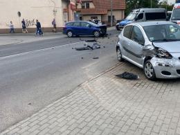 Zderzenie dwóch samochodów na ulicy Wróblewskiego w Opolu
