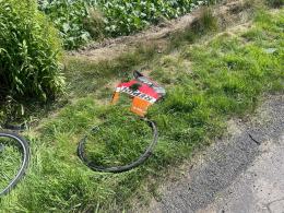 Zderzenie motocyklisty z rowerzystą. Dwie osoby w szpitalu