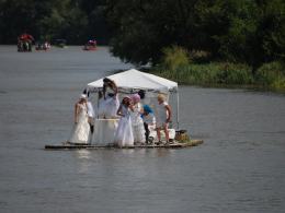 Jubileuszowe 25. Pływadła na Odrze: Kolorowa parada