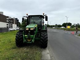 Zderzenie ciągnika z rowerzystką. Poszkodowana zabrana do szpitala