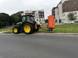 Zderzenie ciągnika z rowerzystką. Poszkodowana zabrana do szpitala
