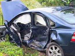 Wypadek na DK42 w Bukowie w powiecie namysłowskim. Trzy osoby w szpitalu