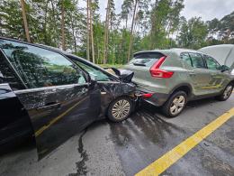 Zderzenie dwóch pojazdów między Jełową a Bierdzanami