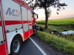 Trzy osoby w szpitalu na skutek wypadku samochodowego. Na miejscu LPR