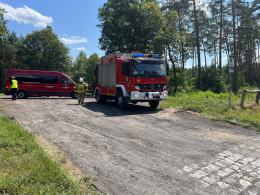 Zderzenie busa przewożącego butle gazowe z ciężarówką na DK45