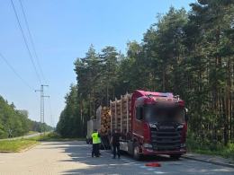 Przeładowanych 26 transportów drewna - rekordzista miał 24 tony nadwagi