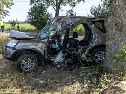 AKTUALIZACJA. 20-latka niestety zmarła. Wypadek na drodze powiatowej z Krzywizny do Rożnowa