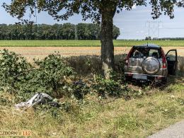 AKTUALIZACJA. 20-latka niestety zmarła. Wypadek na drodze powiatowej z Krzywizny do Rożnowa
