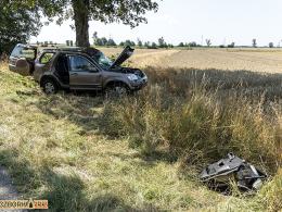 AKTUALIZACJA. 20-latka niestety zmarła. Wypadek na drodze powiatowej z Krzywizny do Rożnowa