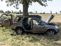AKTUALIZACJA. 20-latka niestety zmarła. Wypadek na drodze powiatowej z Krzywizny do Rożnowa