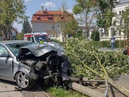 Stracił panowanie i wjechał na pas zieleni