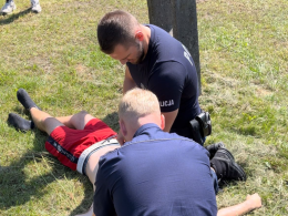 Porażony prądem 21-latek uratowany przez policjantów. Walka o życie zakończona sukcesem