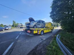 Wypadek dwóch samochodów osobowych. Kobieta wymusiła pierwszeństwo
