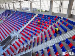 Krzesełka już zdobią trybuny Stadionu Opolskiego
