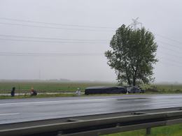 Dachowanie busa na A4 w kierunku Wrocławia