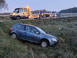 DK45: 67-latek z dwoma promilami wjechał do rowu