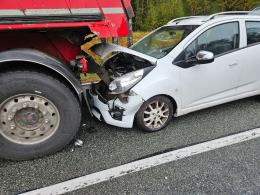 Karambol czterech pojazdów na DK45 w Trzebiszynie. Droga już przejezdna