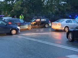 Kolizja dwóch BMW na ul. Ozimskiej - jedna osoba poszkodowana