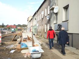 Głuchołazy otrzymują największe wsparcie po powodzi - pierwsze środki już w drodze