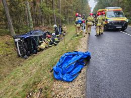 Dachowanie na trasie Szumirad-Bierdzany: trzy osoby podróżowały autem na niemieckich tablicach