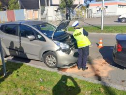 Zderzenie trzech samochodów na ul. Oleskiej - mandat dla sprawcy wypadku