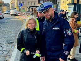 Opolscy policjanci apelują o bezpieczeństwo pieszych i rowerzystów - trwa akcja "NURD"