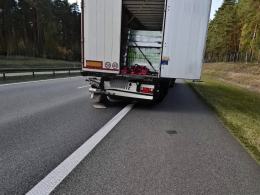 Kierowca busa uderzył w ciężarówkę na A4, konieczna interwencja śmigłowca LPR