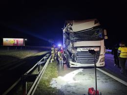 Zderzenie dwóch ciężarówek na autostradzie A4