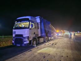 Zderzenie dwóch ciężarówek na autostradzie A4
