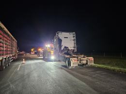 Zderzenie dwóch ciężarówek na autostradzie A4