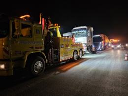 Zderzenie dwóch ciężarówek na autostradzie A4