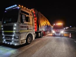 Zderzenie dwóch ciężarówek na autostradzie A4