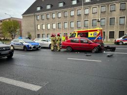 Zderzenie trzech aut w centrum Opola. Kierowca mercedesa srogo ukarany
