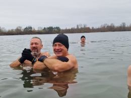 Uwielbiają zimno i lodowatą wodę - opolskie morsy świętowały Dzień Morsa