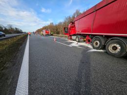 Wypadek na A4: Zderzenie dwóch ciężarówek, jedna osoba poszkodowana, lądował LPR