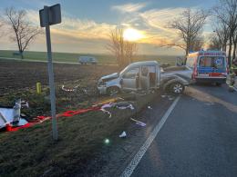 Zderzenie dwóch pojazdów na DK38 - utrudnienia w ruchu
