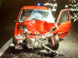 Groźny wypadek na DK94. Kierująca Fiatem z poważnymi obrażeniami