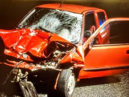 Groźny wypadek na DK94. Kierująca Fiatem z poważnymi obrażeniami
