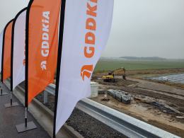 Próby obciążeniowe wiaduktu na DK45. Sprawdzono wytrzymałość nowej konstrukcji