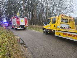 Wypadek drogowy na trasie Murów - Okoły. 23-latek trafił do szpitala